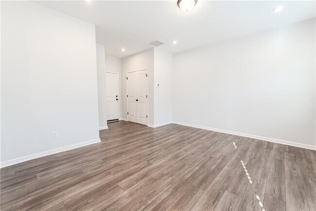 Foto del edificio - 1276 May Elm Ln