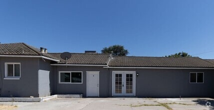 Building Photo - 1005 S St