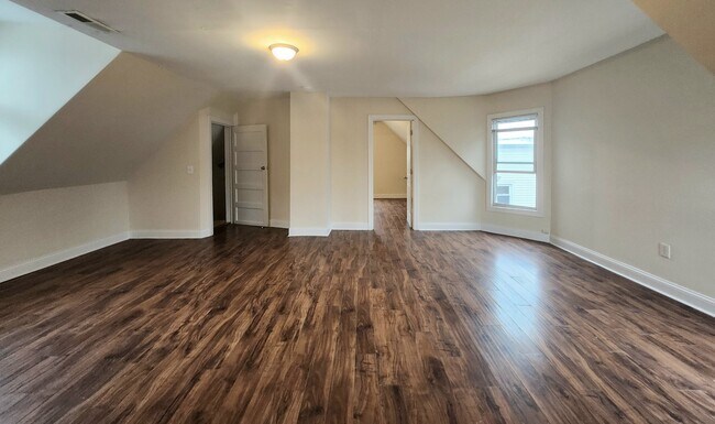 Foto del edificio - 3523 W Fullerton Ave