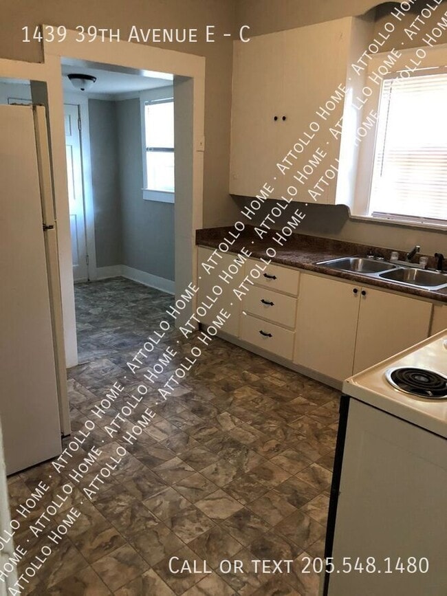 Building Photo - 1439 39th Ave E