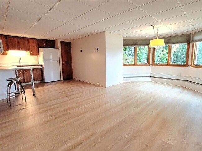 Building Photo - 25 Hopkinton Rd