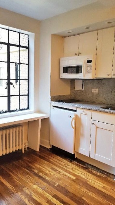 Building Photo - 25 Tudor City Pl