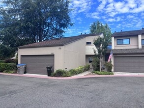 Building Photo - 6604 Old Mill Ct