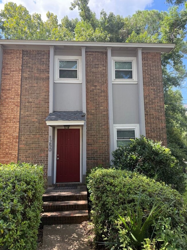 Building Photo - 1250 Chee Ln