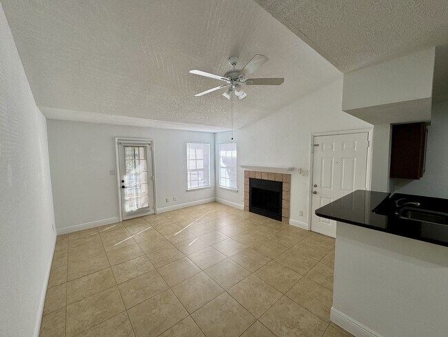 Foto del edificio - 5533 Chrishire Way