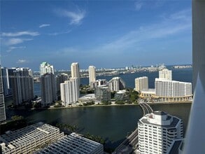 Building Photo - 950 Brickell Bay Dr