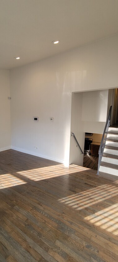 Living Rm 1 - 13263 S Eberhart Ave