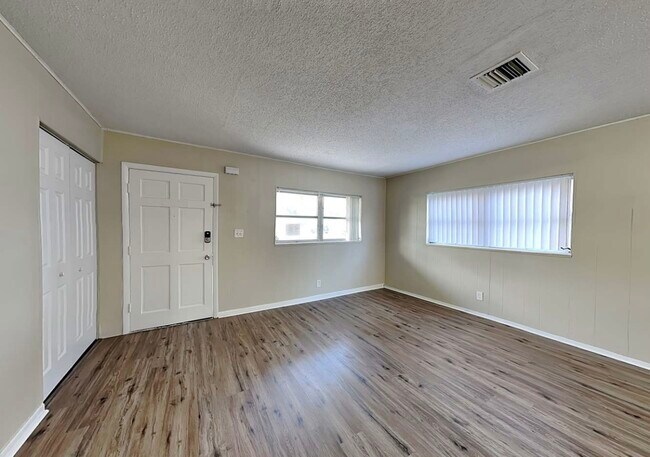 Foto del edificio - 4967 SW 4th St