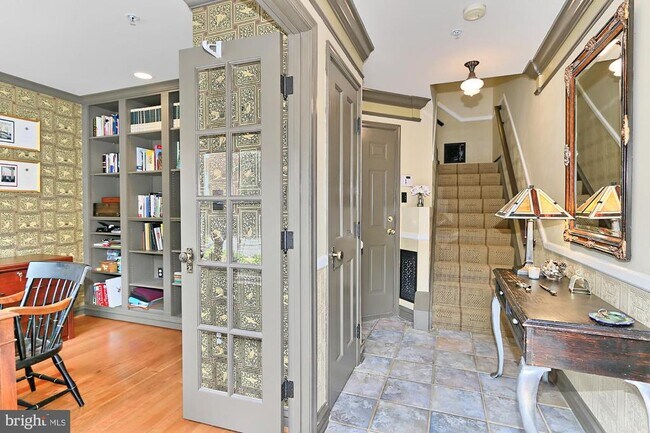 Building Photo - 5127 Gardner Dr