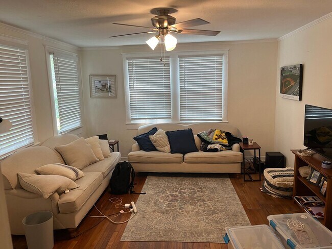 Foto del edificio - 3712 Hyacinth Ave