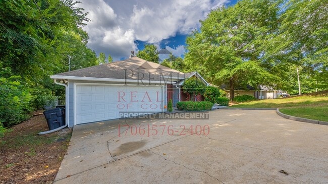 Building Photo - 28 Redwood Dr