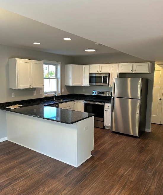 Building Photo - 120 Hart Ln