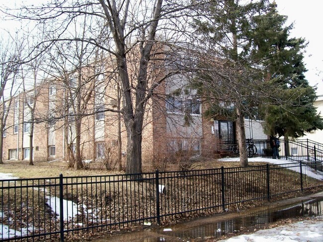 Building Photo - 3032 Pillsbury Ave S