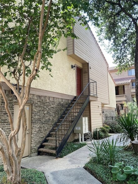 Building Photo - 7640 W Greenway Blvd