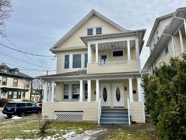 Foto del edificio - 2449-2451-2451 North Ave