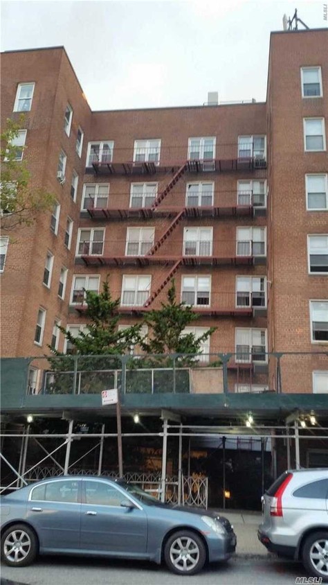 Primary Photo - 67-50 Thornton Pl