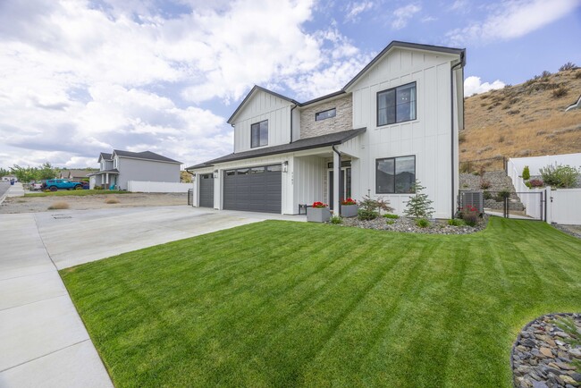 Building Photo - 1107 Sunny Brooke Ln