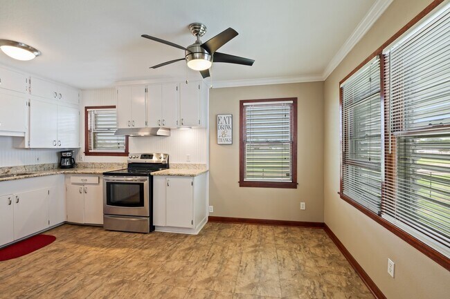 Building Photo - 6728 Avenue Q