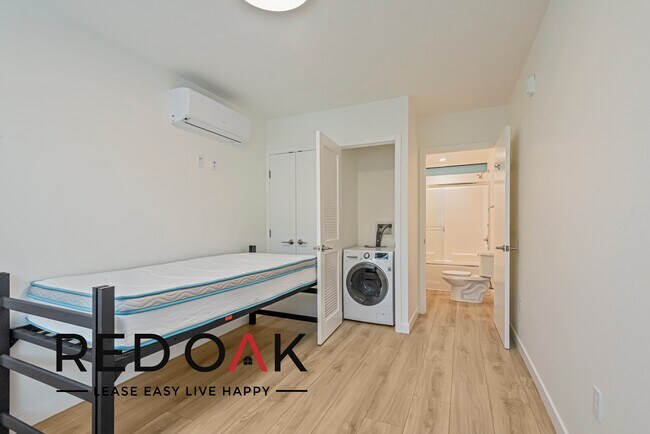Foto del edificio - Bright and Airy One Bedroom Featuring a Sp...