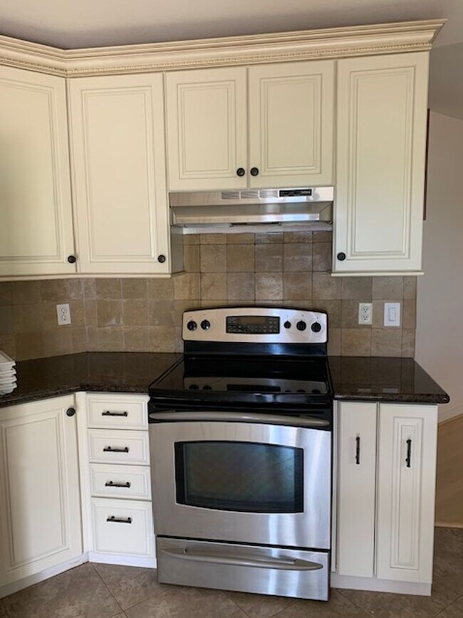 Building Photo - Mililani Mauka 3 bedroom 2 bath charming 1 level home