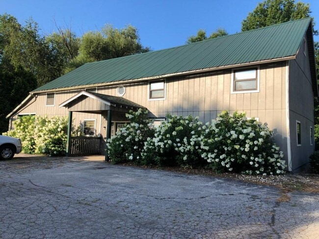 Building Photo - 7810 Stevensville Baroda Rd