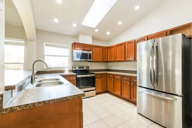 Building Photo - 137 Thornbury Dr