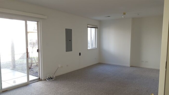 Foto del edificio - 632 Diamond Pointe Dr