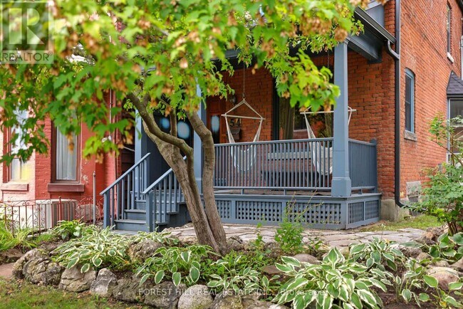 Photo du bâtiment - 54 Afton Ave