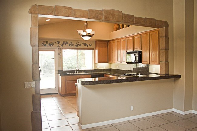 Building Photo - Wonderful 4/3 home on a Quiet Cul-de-Sac