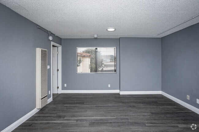 Estudio - 360 pies cuadrados - Sala de estar/Comedor - 555 W. 20th St.