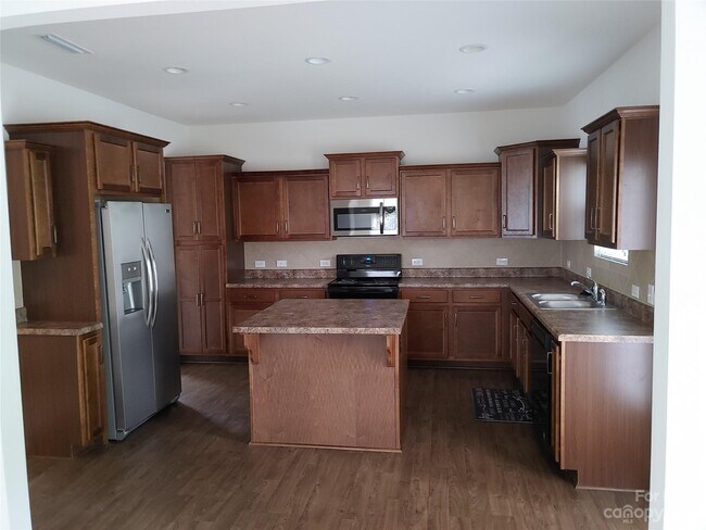 Foto del edificio - 3833 Streamside Dr