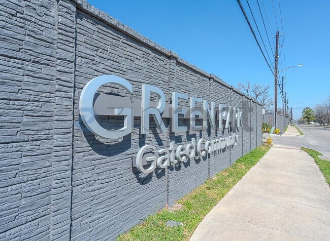 Foto del edificio - 6706 Parker Grv Ln