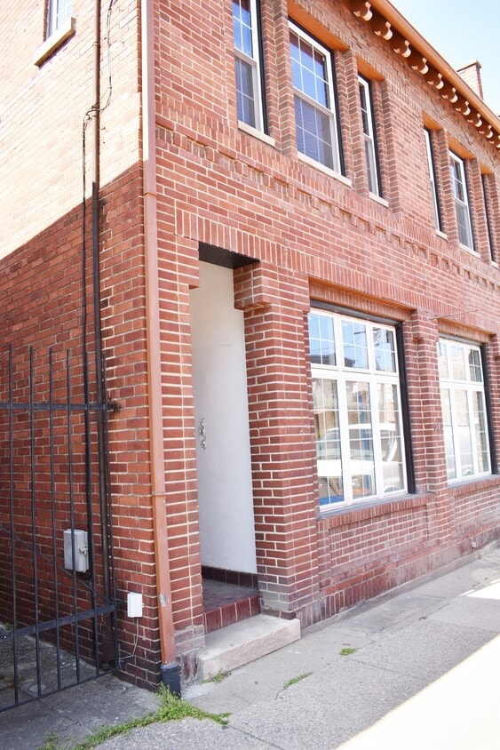 625 6th Ave Unit 1, Dayton, KY 41074 Apartments in Dayton, KY