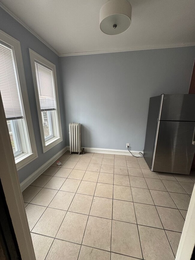 Building Photo - 5021 N Damen Ave