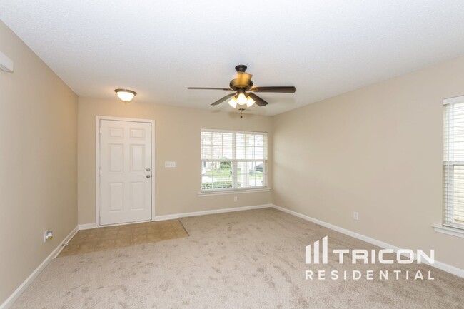 Foto del edificio - 1049 Kings Mountain Ln