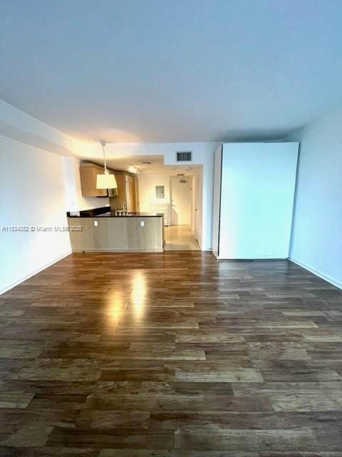 Building Photo - 10275 Collins Ave