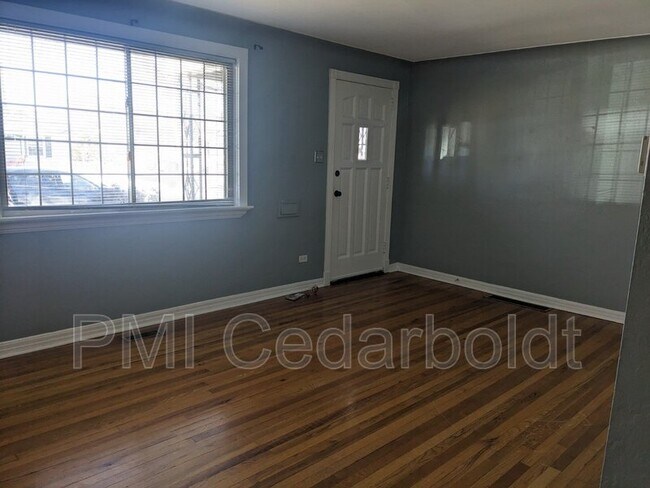 Foto del edificio - 798 Elm St