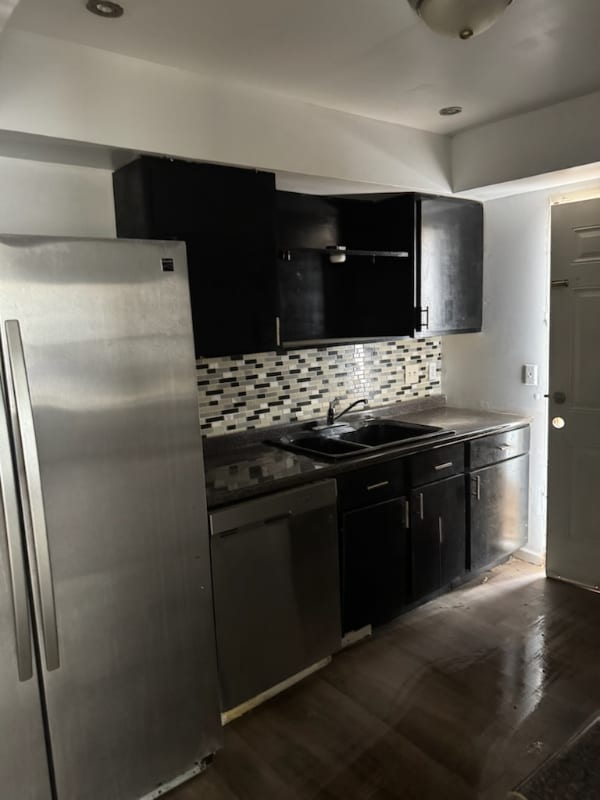 Building Photo - 402 Jamestown Way