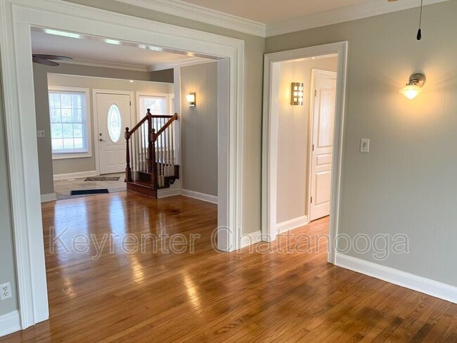 Building Photo - 115 Larchmont Ave