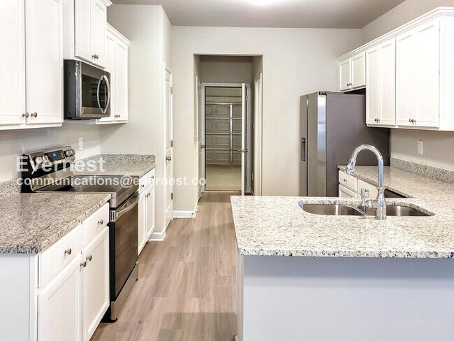 Foto del edificio - 1484 Arbor Pl Dr