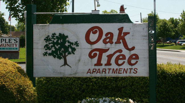 Building Photo - Oak Tree Apartments