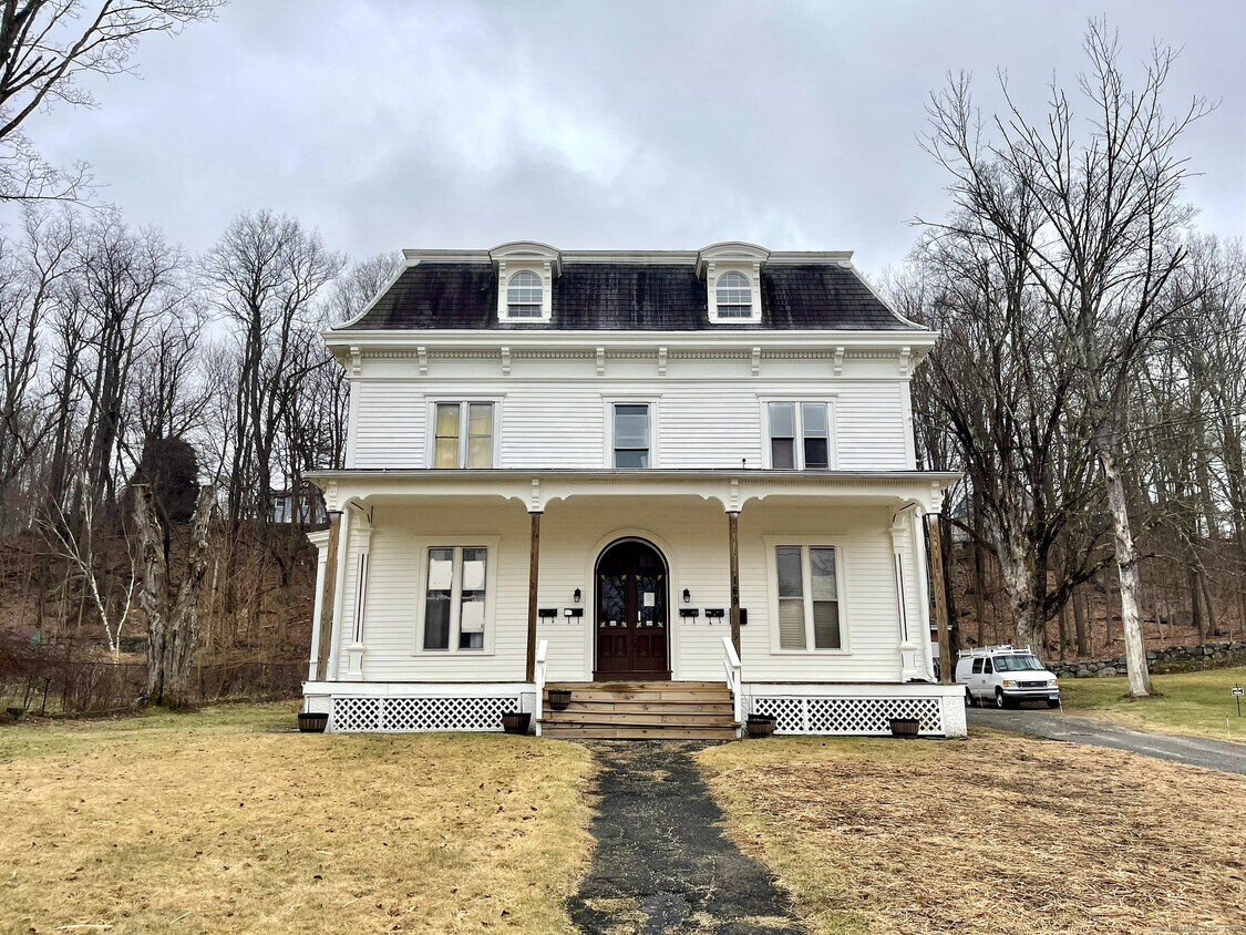 169 Prospect St Unit Apt 2, Winsted, CT 06098 Room for Rent in