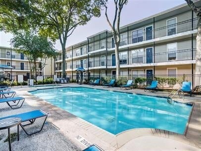 Foto del edificio - 7315 Brompton St