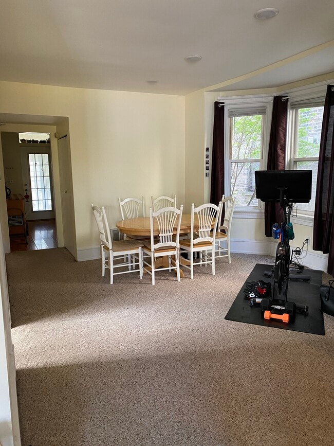 Dining Room - 2013 W Cortland St