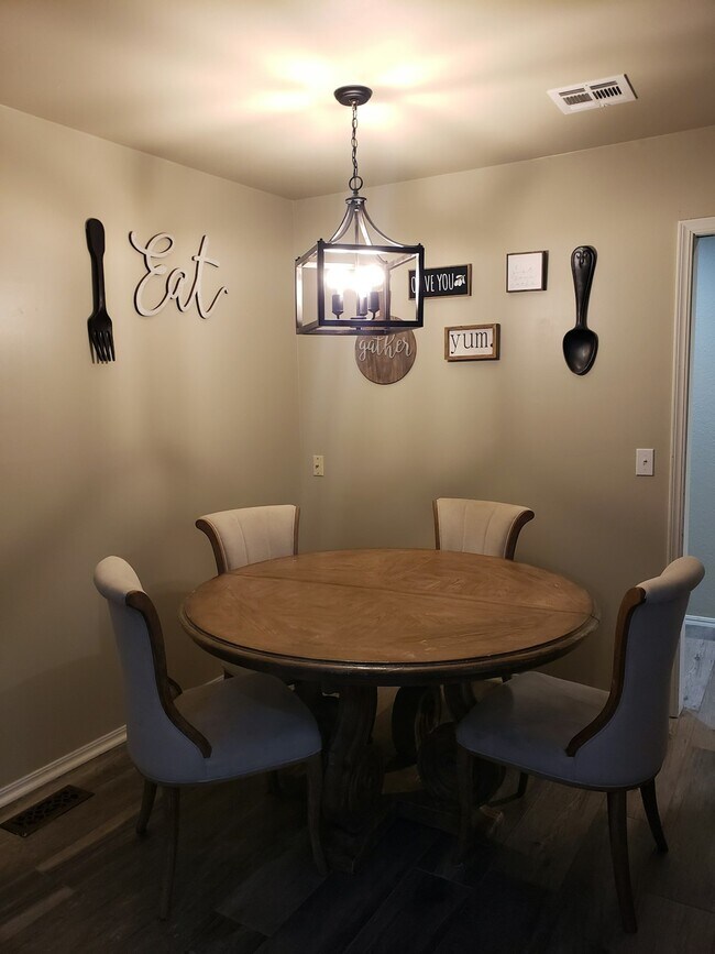 Foto del edificio - 1508 Glenbrook Dr