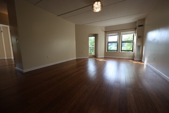 Building Photo - 14 Heron St