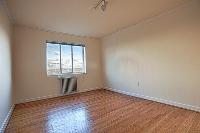 Bedroom 1 - 1800 Taylor Avenue North