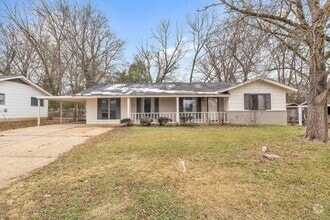 Building Photo - 305 Ward Dr