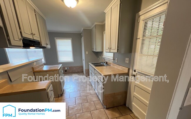 Foto del edificio - 5116 Ginger Cir