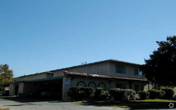 Building Photo - 690-698 Richmond Ave